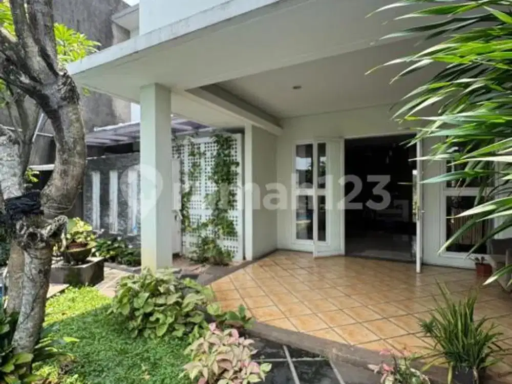 Rumah 2 Lantai Dengan Kolam Renang Pribadi di Cinere Dalam Komplek