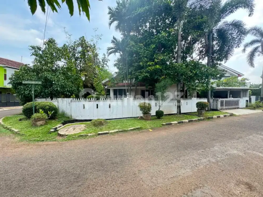 Rumah Luas & Terawat di Lingkungan Nyaman Strategis di Bintaro Jaksel