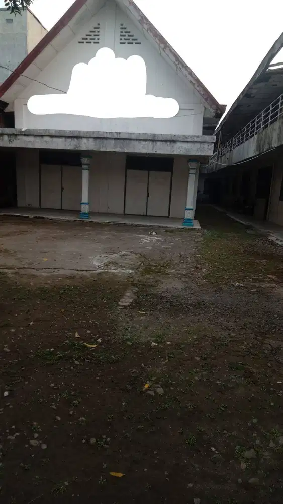 DISEWAKAN BANGUNAN 2 LANTAI DITENGAH KOTA MEDAN DIBELAKANG POLRESTABES