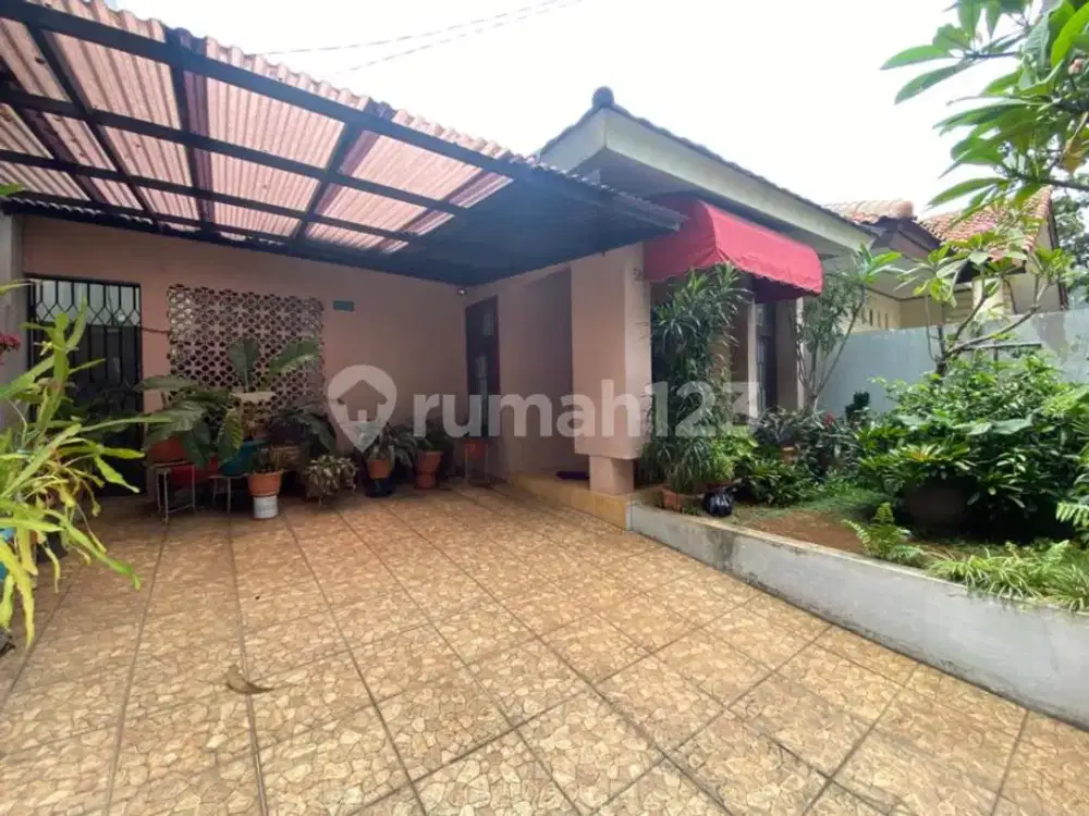 Rumah Terawat 1 Lantai Dengan Ruang Luas di Cinere Dekat Tol Desari