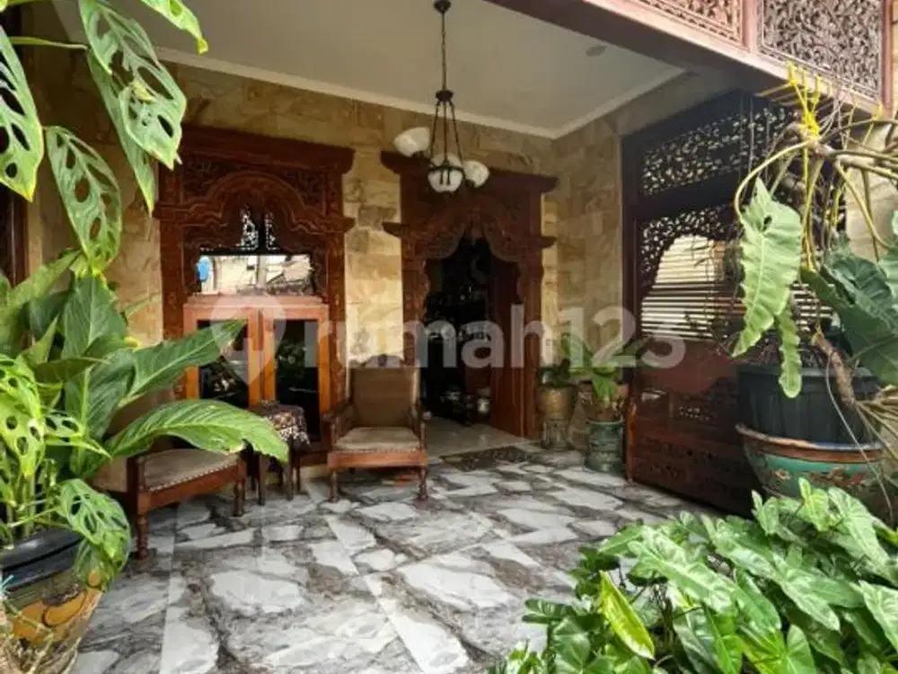 Rumah Luas dan Homey di Komplek Elit Bukit Cinere Indah