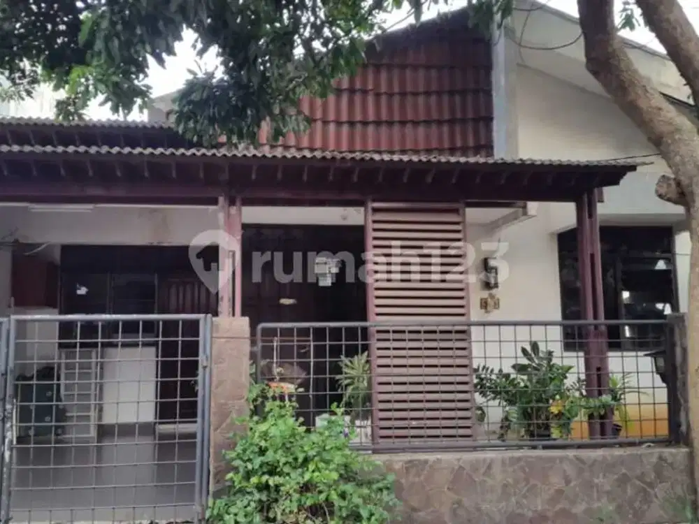Rumah Terawat Siap Huni Dalam Komplek Bagus Di Cinere