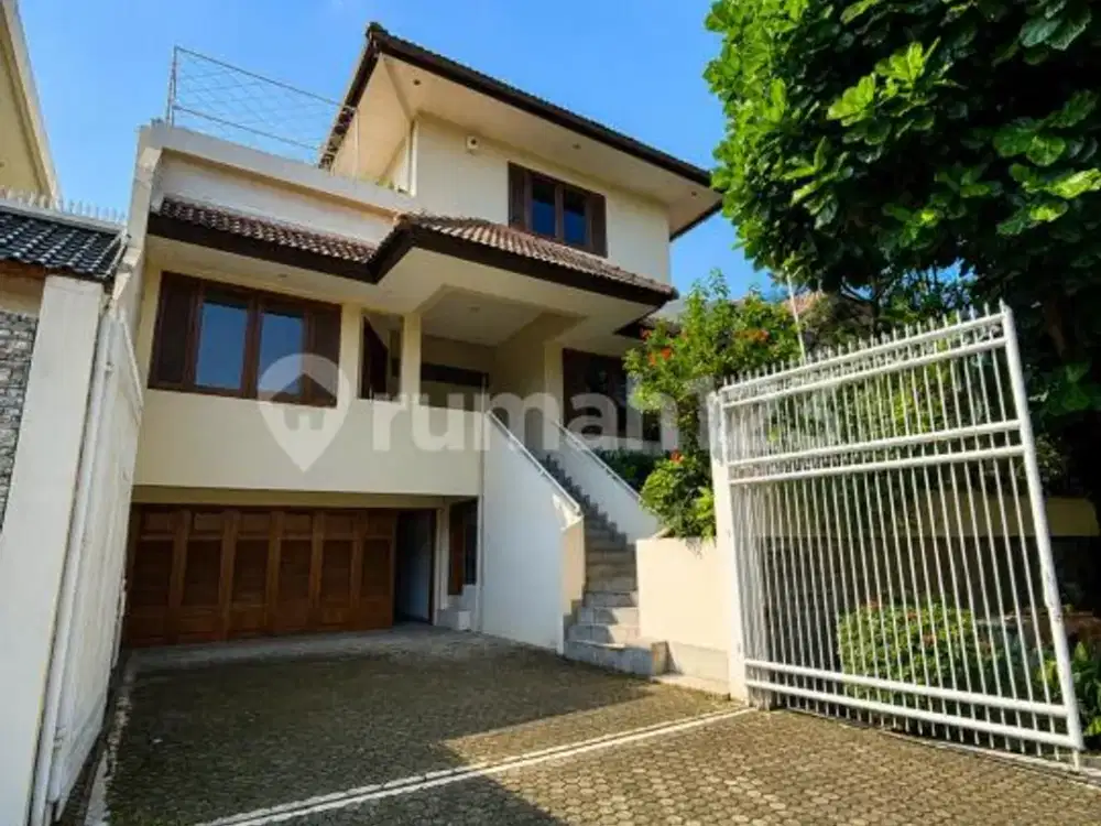 Rumah Siap Huni 3 Lantai Dalam Komplek Cinere