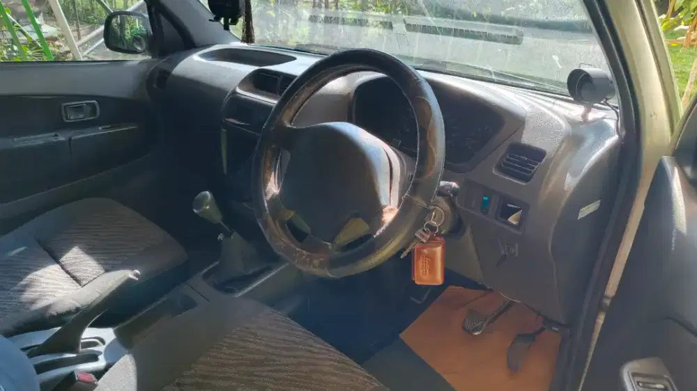 MOBIL TARUNA tahun 2004