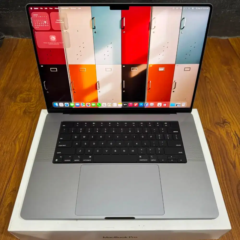 Macbook pro m1 max 2021 16 inch ram 32gb ssd 512gb fullset siap pakai