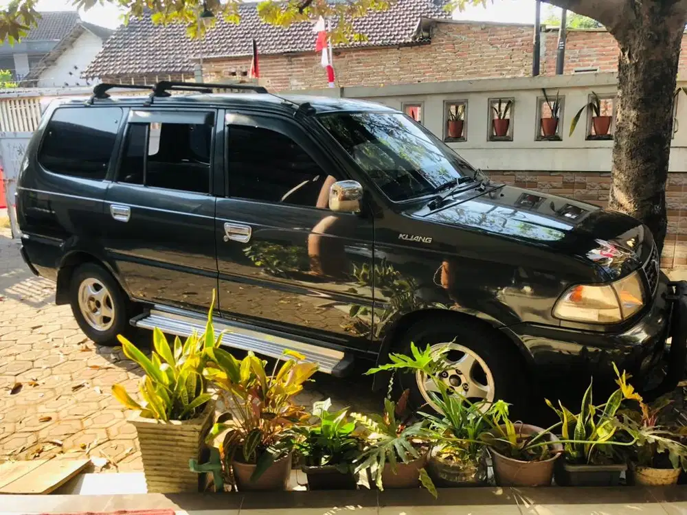 Toyota Kijang 1.8 Bensin Manual
