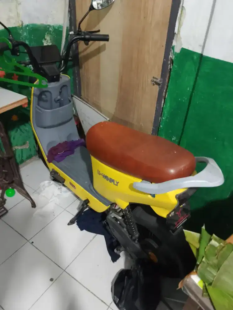 Sepeda listrik uwiflay