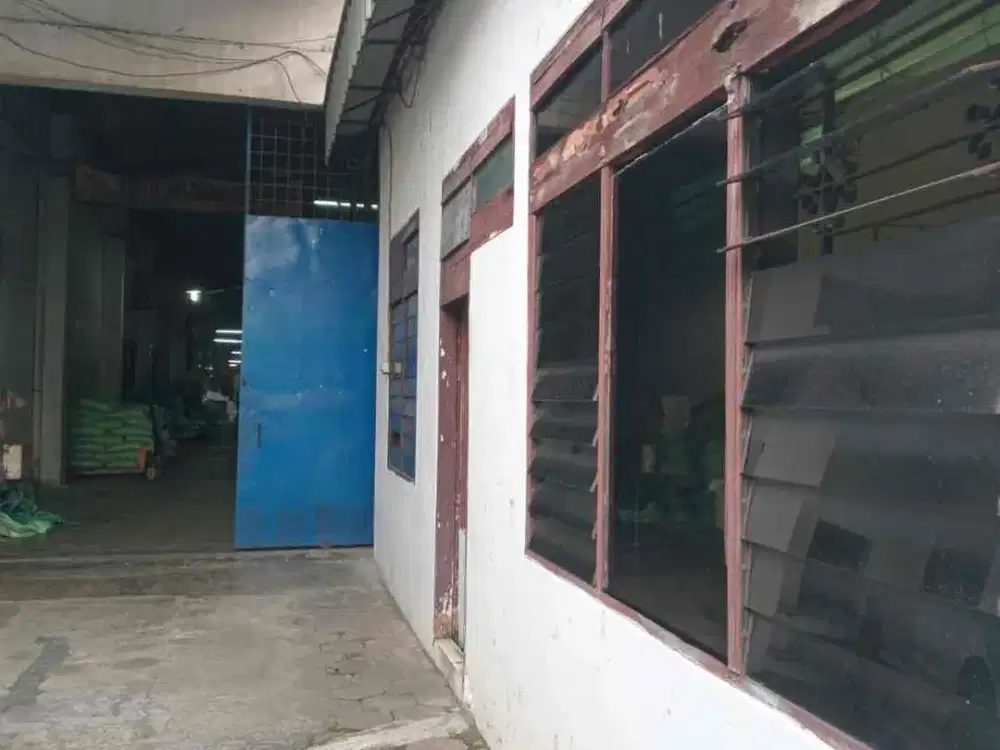 dijual pabrik plastik di karanganyar