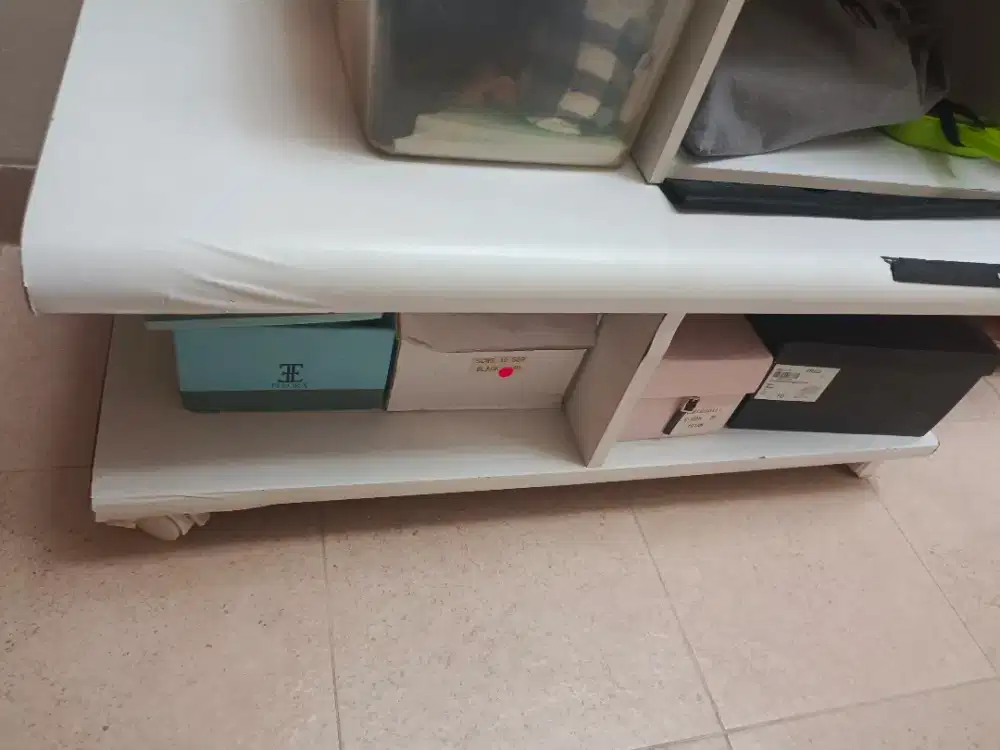 Meja laptop bahan kayu (TIDAK TERMASUK ISI, HANYA MEJANYA SAJA)
