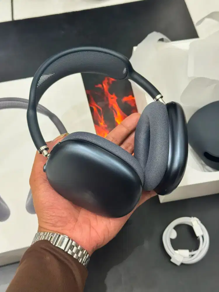 Airpods max 2 open box only