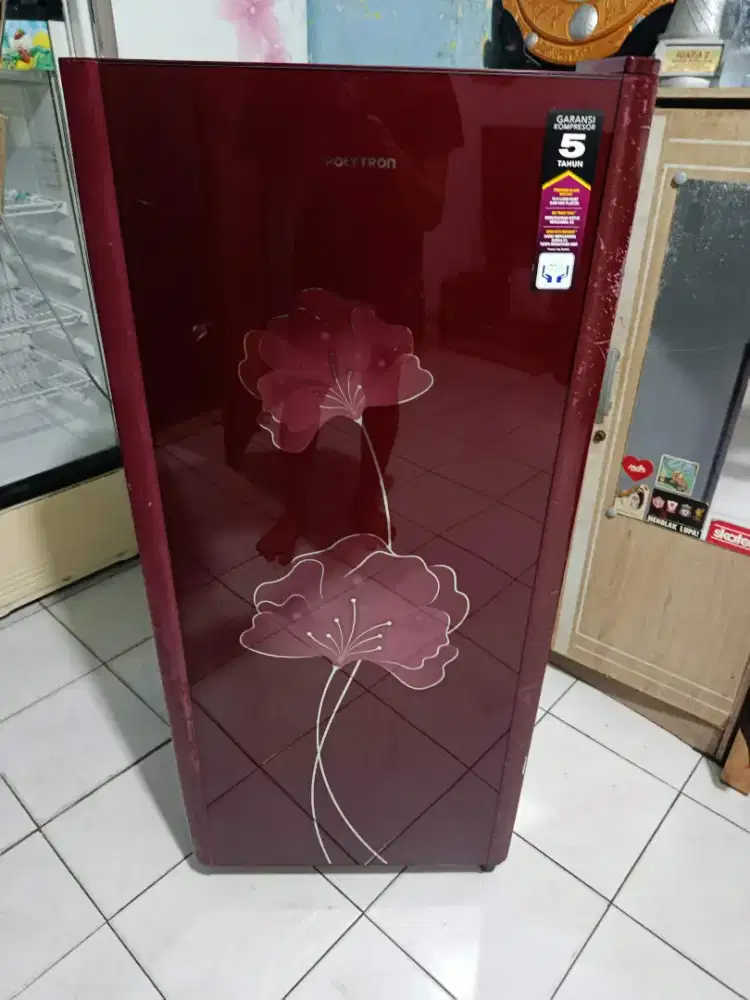 Kulkas 1 pintu merek Polytron