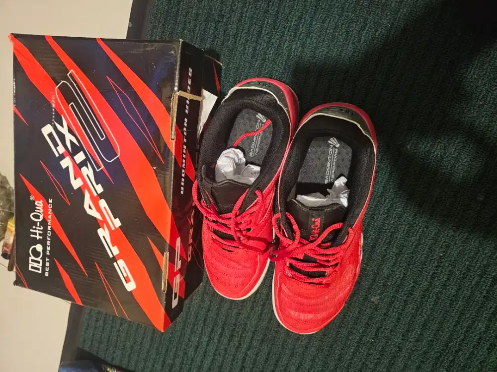 Jual aja ni Sepatu Hi-Qua Grandprix warna merah ukuran 44