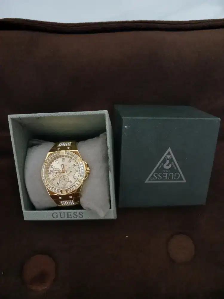 Jam tangan GUES