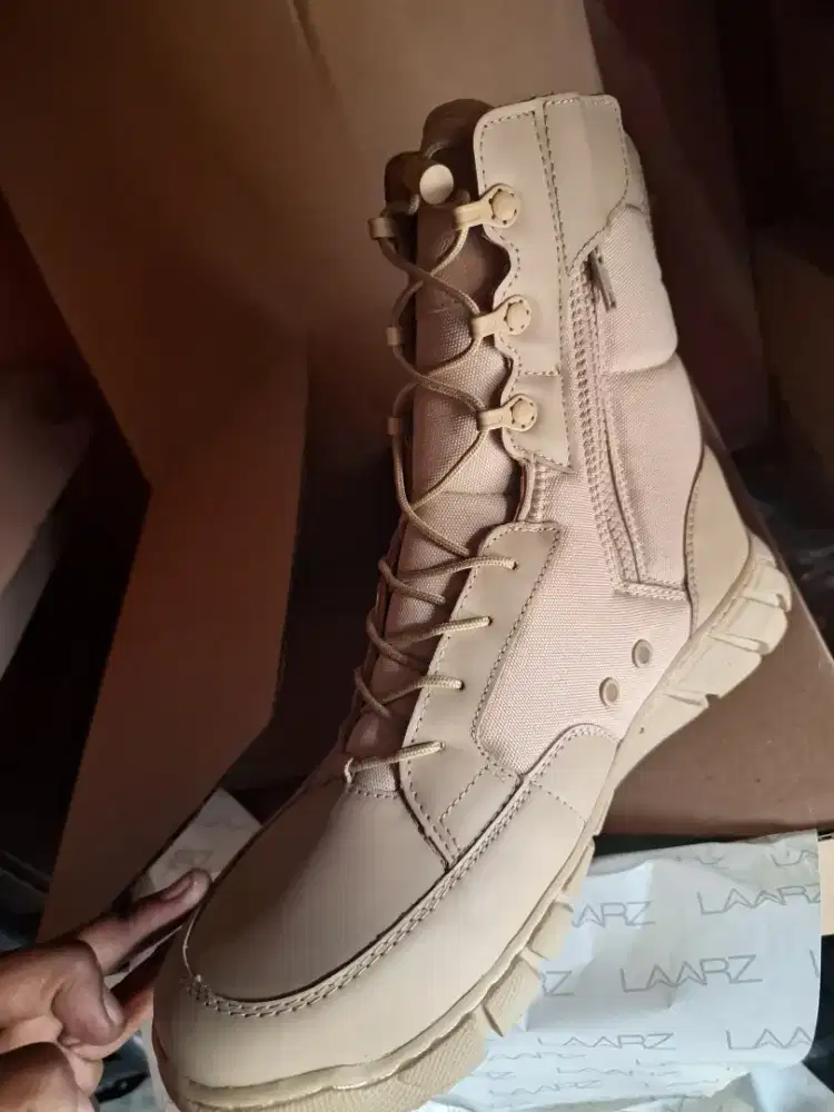 Sepatu PDL Kream