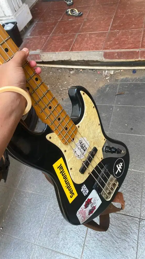 JUAL GITAR BASS + AMPLI