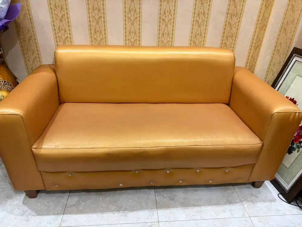 Jual sofa 2 seater bekas