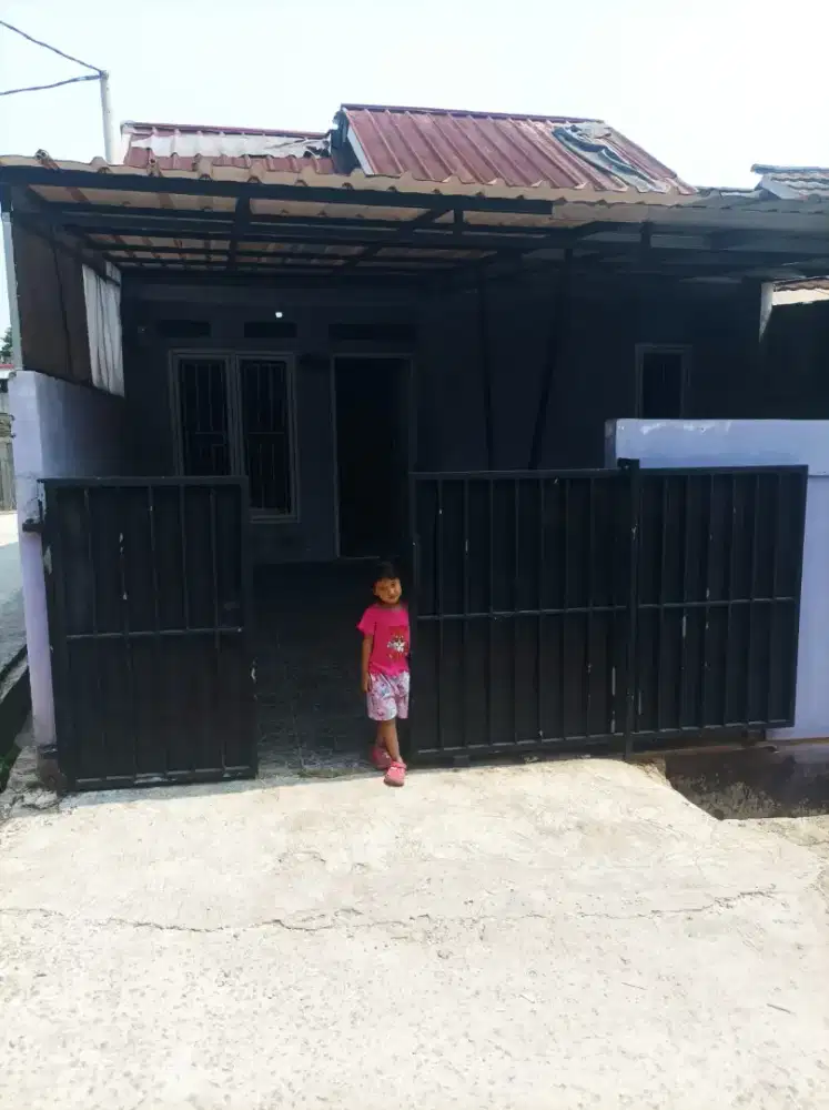 Di sewakan 1 rumah di dalam komplek wira residence