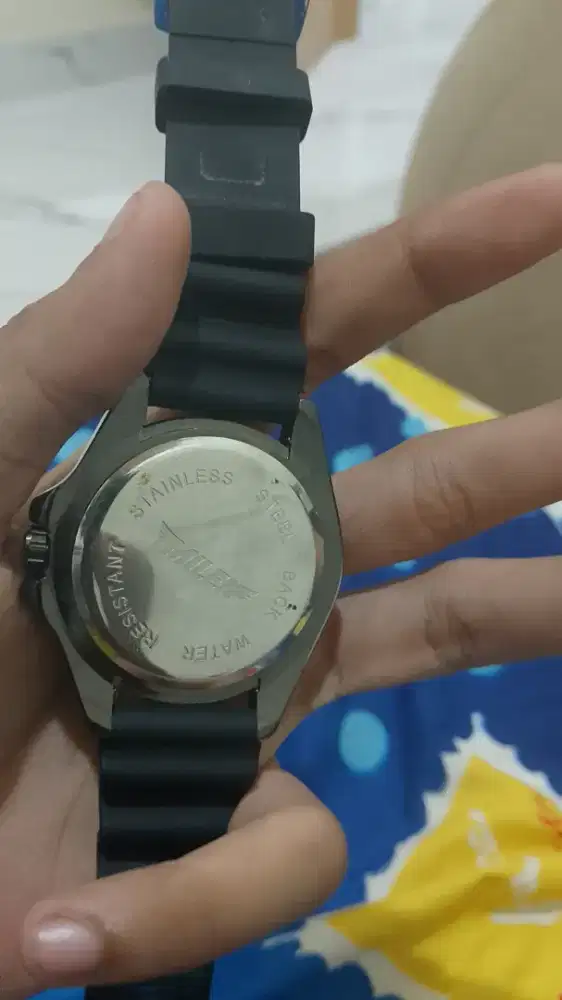 Jam tangan milen  bekas