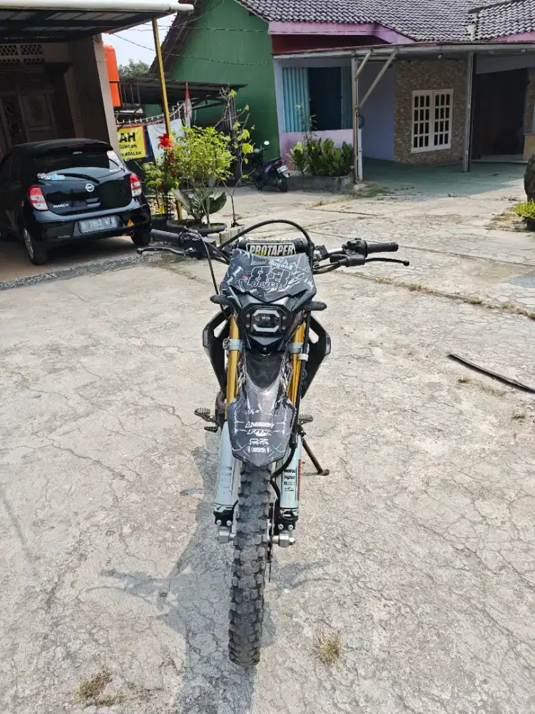 Honda CRF 150cc 2023 STANDAR