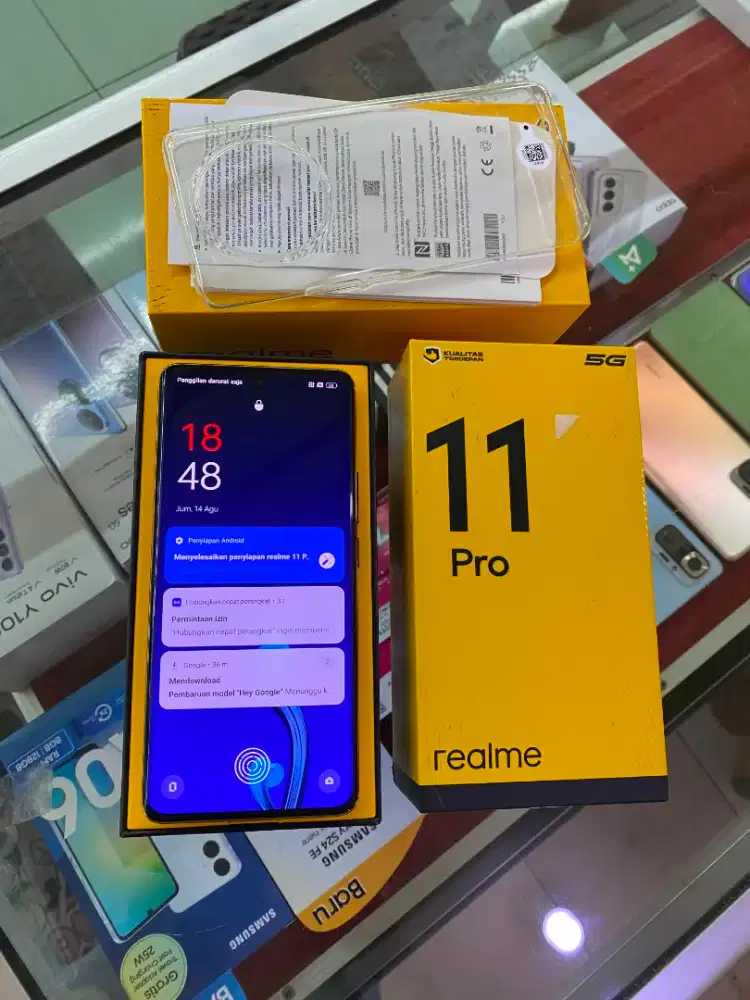 Realme 11 Pro 5G 8+8/256 Layar Lengkung