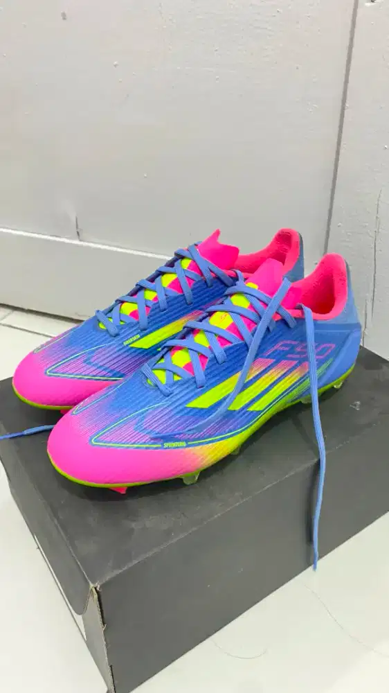 jual sepatu bola Adidas f50 size 40