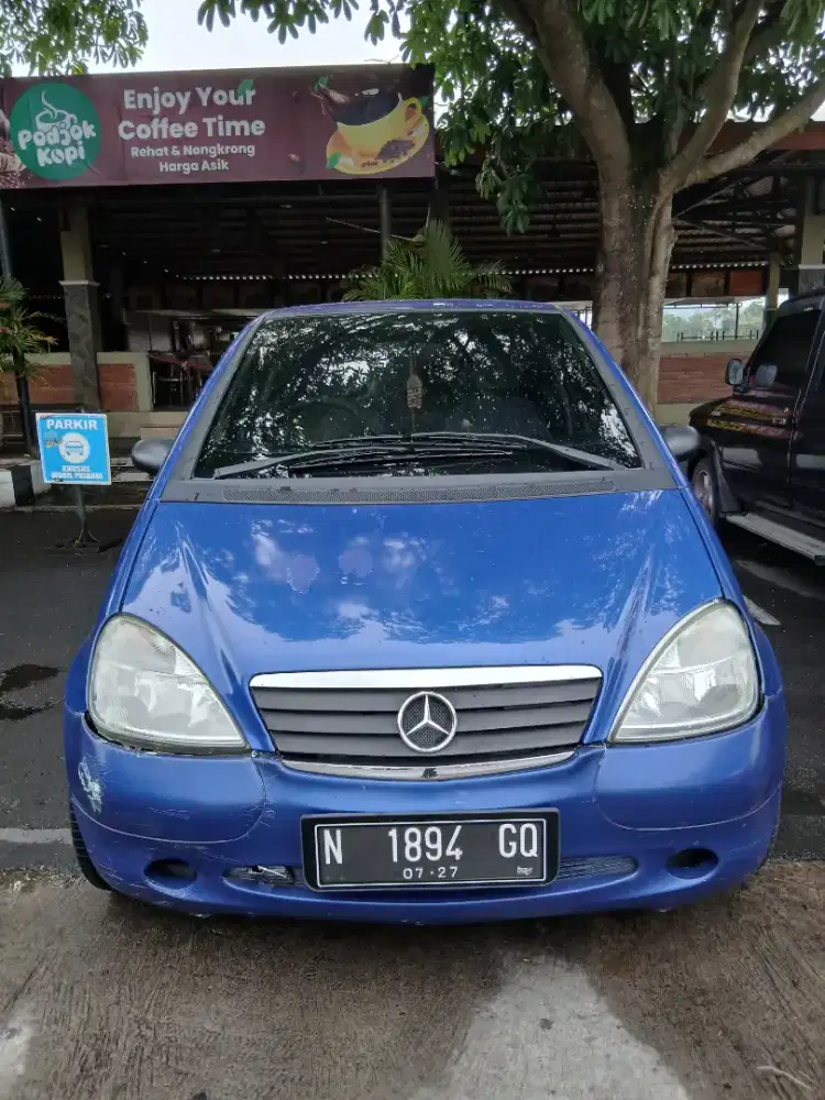 Mercy A140 warna biru tahun 2000