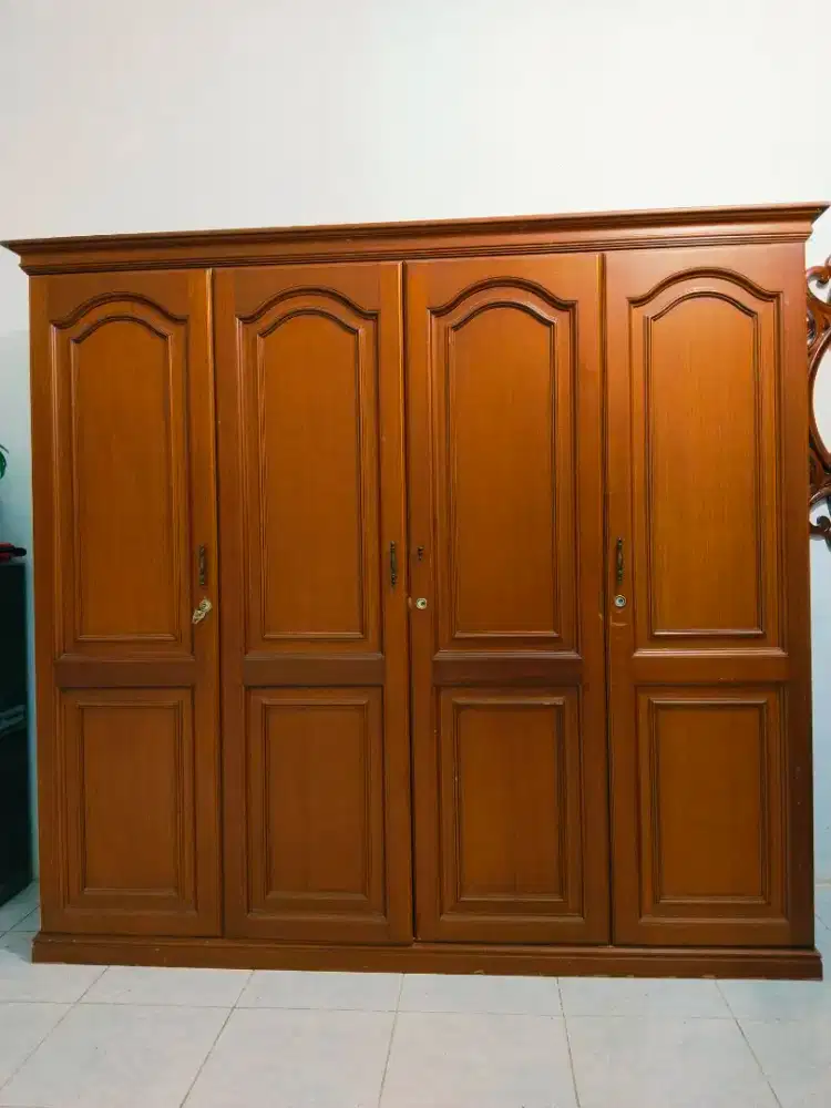 LEMARI 4 PINTU MEWAH KUAT KOKOH