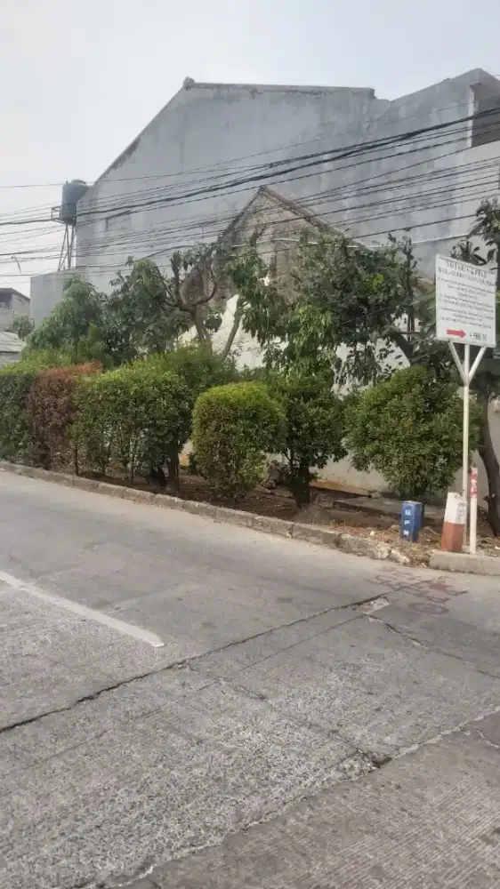 Rumah di Jual di Jl. Wadas Raya