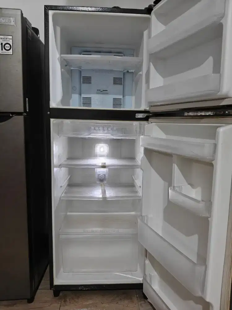 Kulkas Panasonic 2 pintu