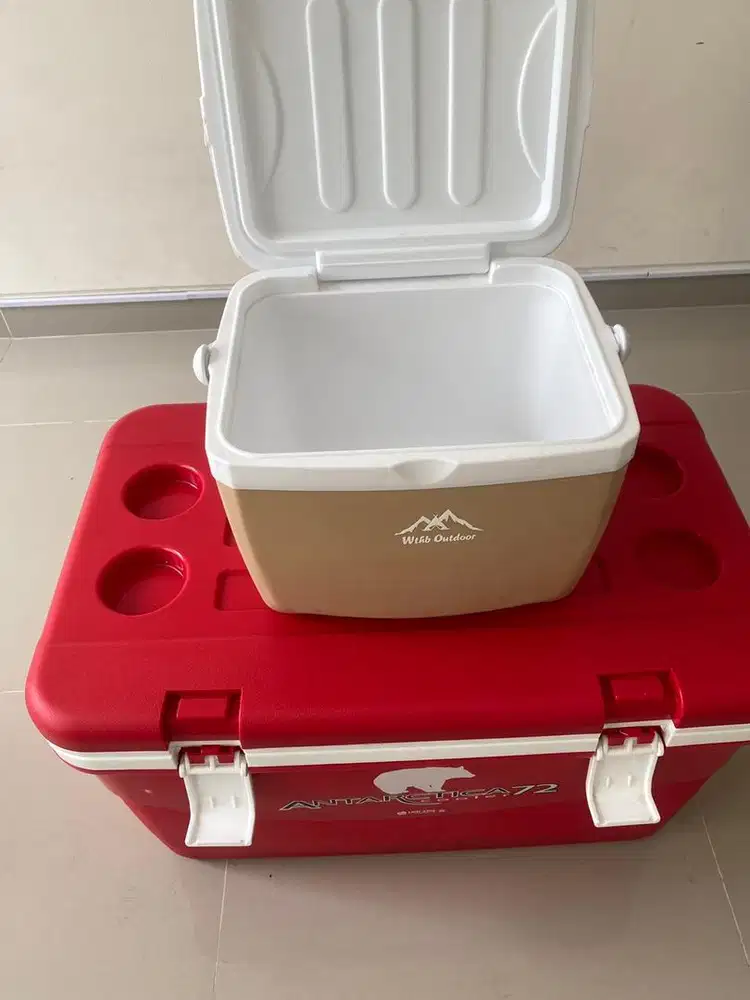 2 penyimpanan es batu
