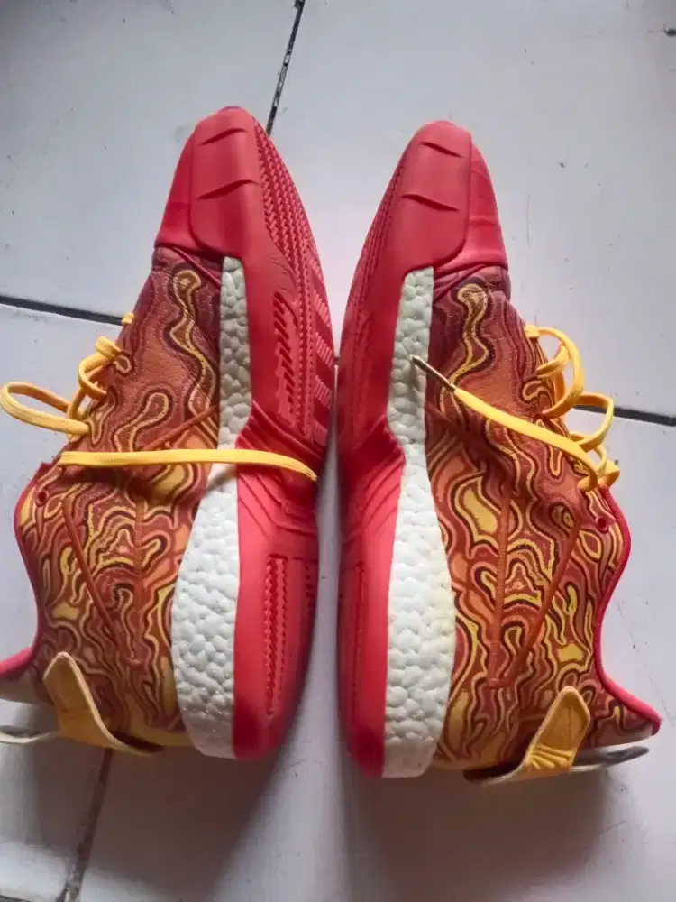 Sepatu adidas size 44