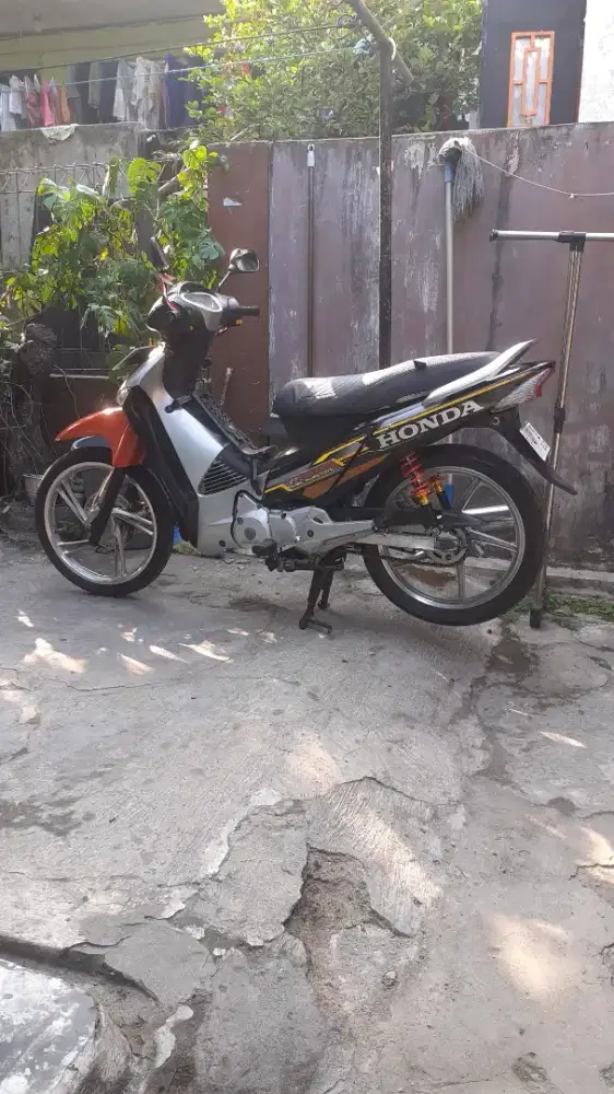 Honda Supra X 125 2006 Barter satria lumba fizr mio
