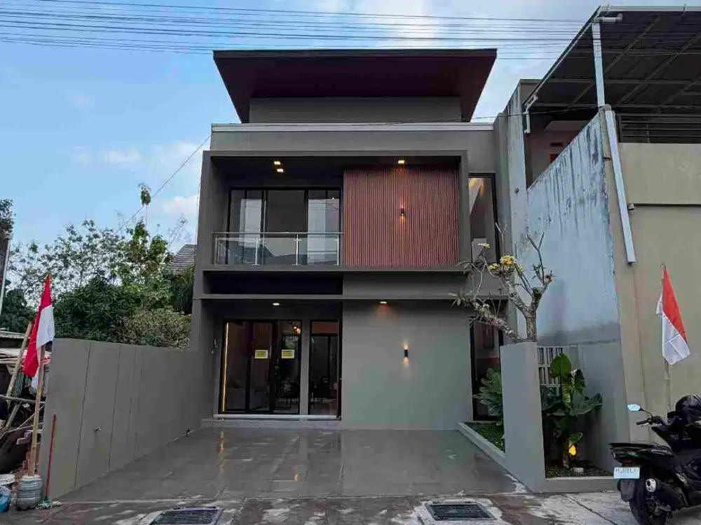 Rumah Mewah Strategis Semi Furnished Dekat Stadion Maguwoharjo