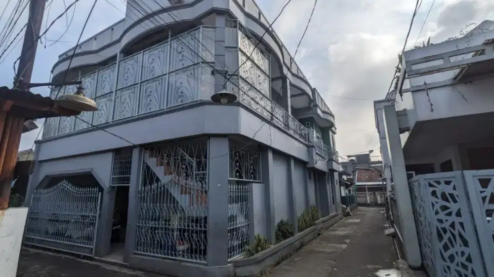 Rumah kost aktif 13 kamar di Purwakarta Antapani Bandung Shm