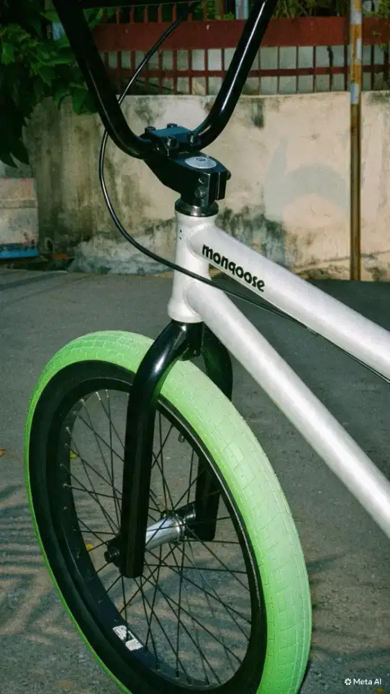 sepeda bmx mongoose legion l100