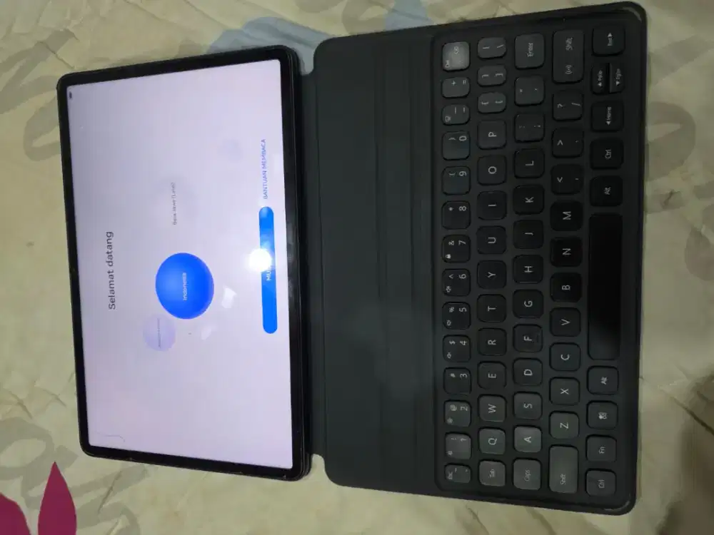 Huawei MatePad 11 (6GB/128GB) Wi-Fi Only- Smart Magnetic Keyboard