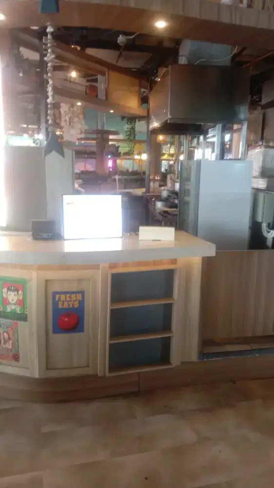 Dibutuhkan staff untuk jaga tenant