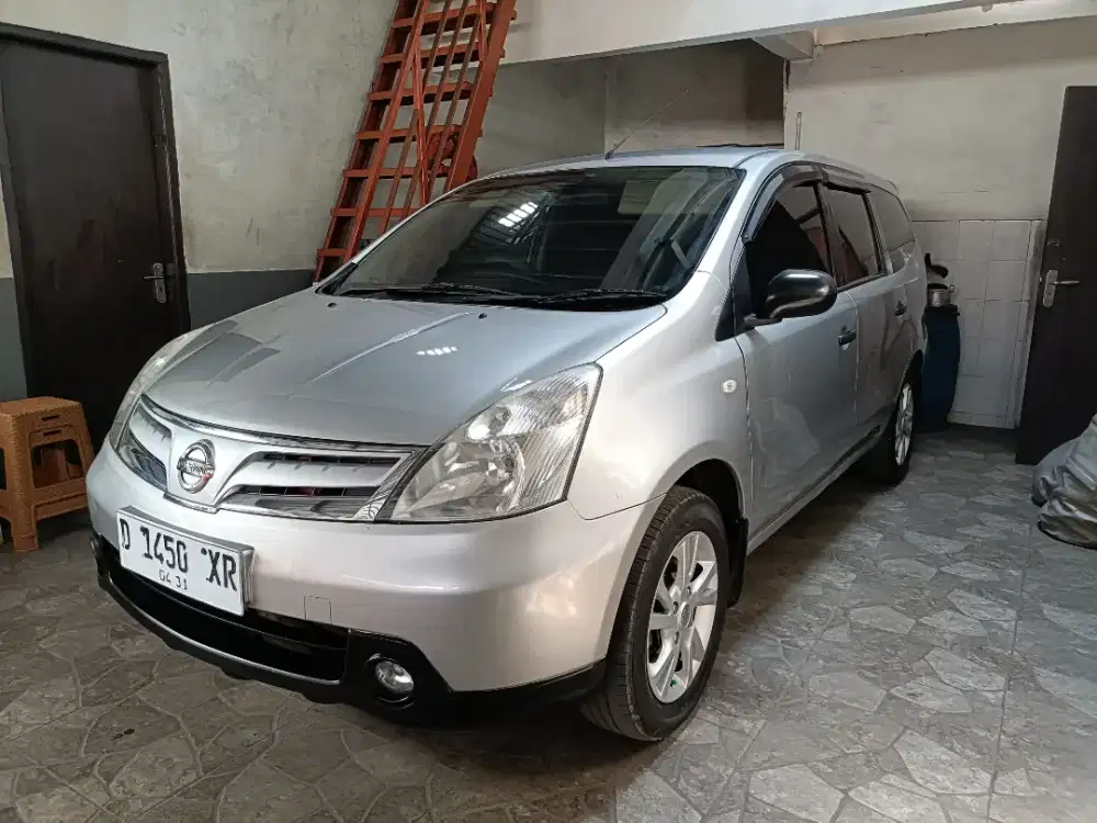 Nissan Livina Istimewa