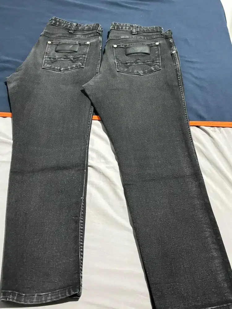 celana jeans Wrangler Slim Fit Larston (2 Pcs)