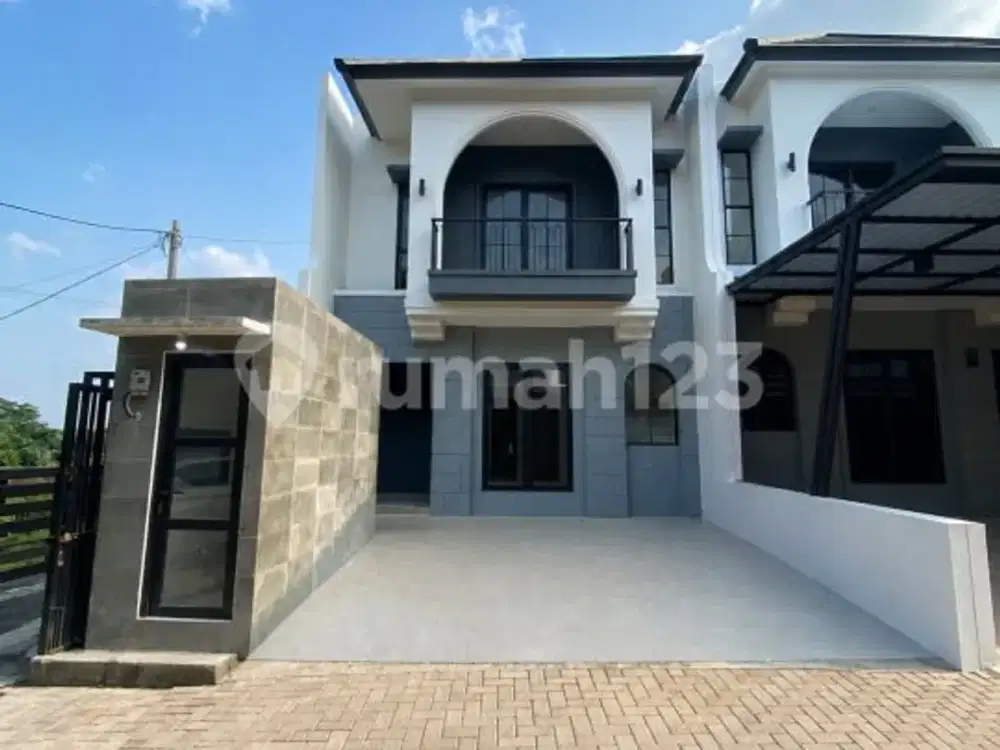 Rumah Modern Minimalis Selangkah ke Tol Brigif