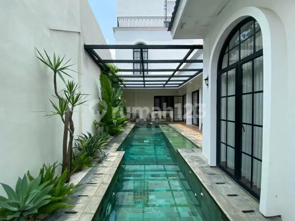 Rumah Mewah Full Furnished di Lebak Bulus | Baru Renovasi | Private Lift, Pool & Rooftop