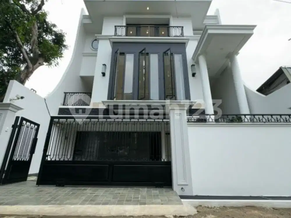 Rumah American Classic 3 Lantai Cipete