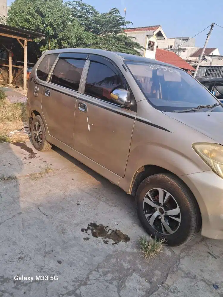 Daihatsu Xenia 2004 Bensin
