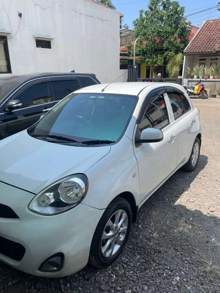 Nissan March 2015 Bensin