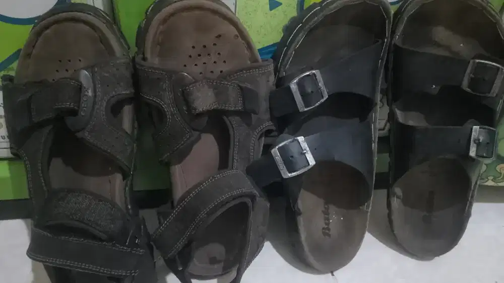 sendal kulit Geox dan Bata
