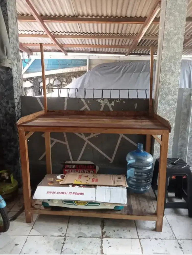 Dijual meja kayu,harga masih bisa nego
