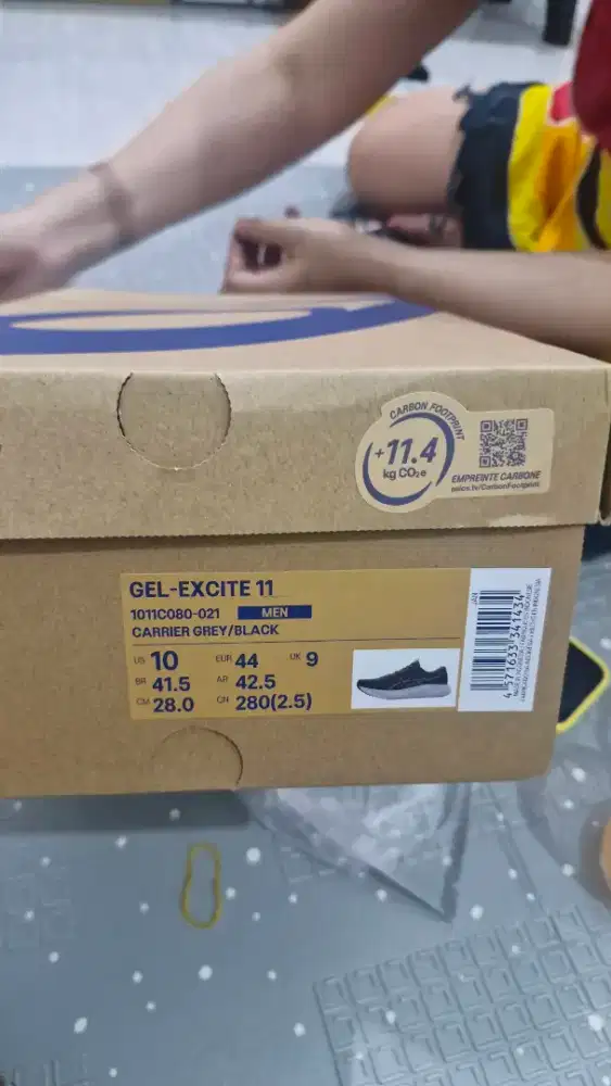 Di jual sepatu Asisc