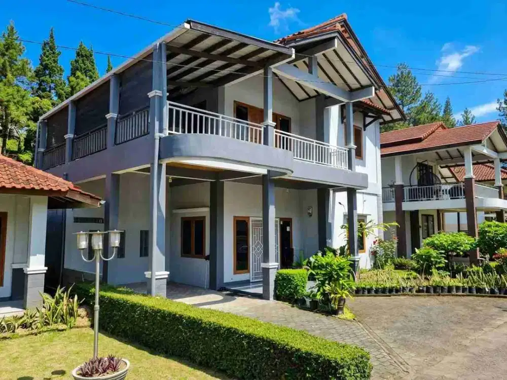 JUAL VILLA 2 LT SIAP HUNI SEMI FURNISHED,ISTANA BUNGA, KOLMAS,CIHIDEUNG,BANDUNG BARAT