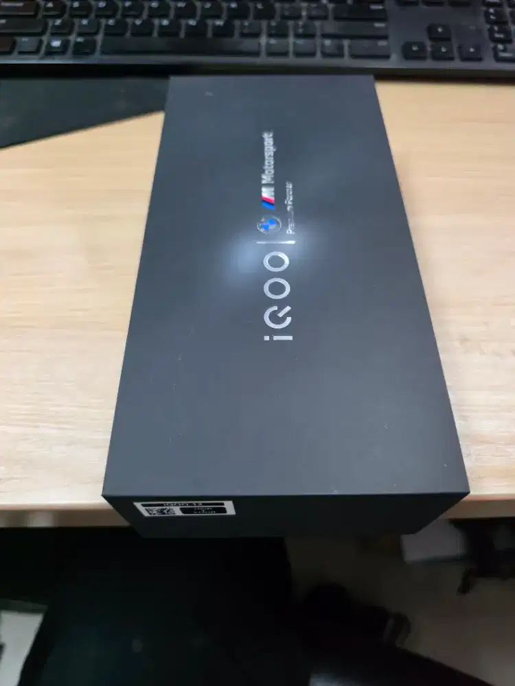 Dijual iQOO 12 16GB/512GB - Kamera Zoom 100x & baterai fast charge