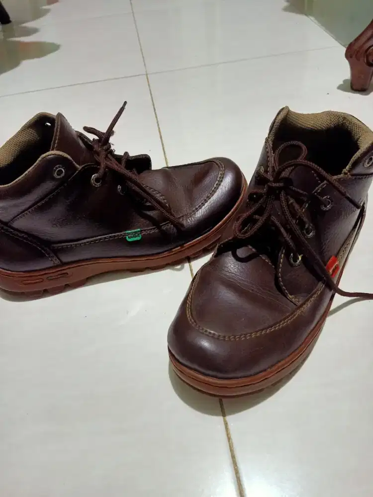 Preloved Sepatu Boots Kickers